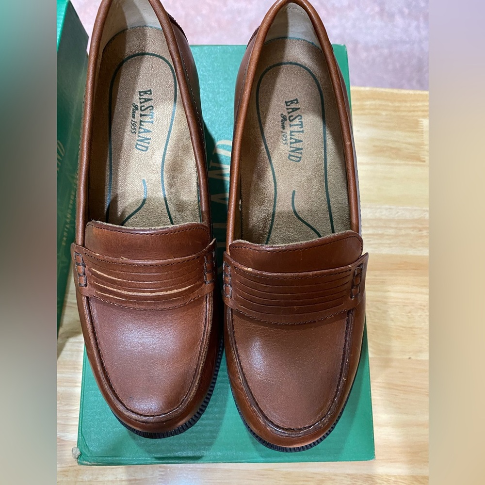 Eastland Newbury loader brown